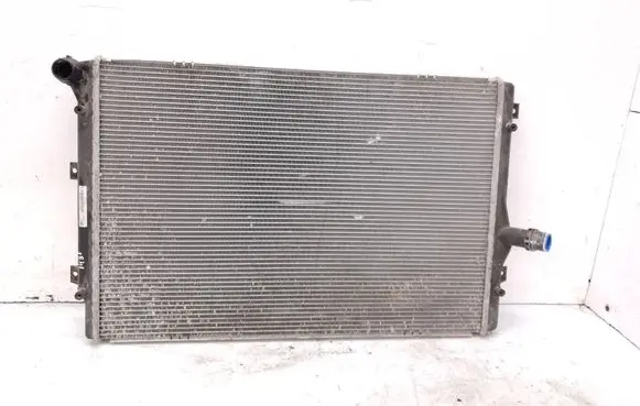 Volkswagen PASSAT B7 Coolant radiator 3C0121253AR