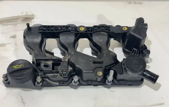 Peugeot 308 Rocker cam cover 9827622780