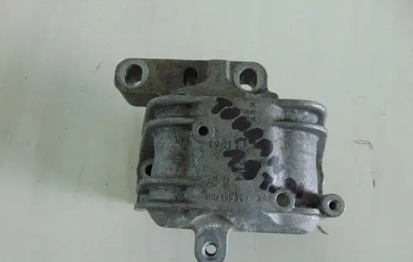 Volkswagen Touran I Engine mount bracket 1K0199262BA
