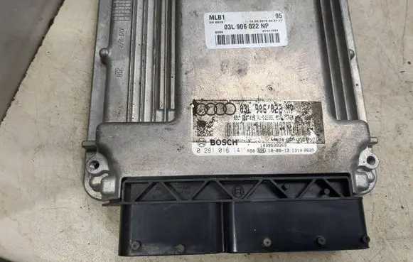 Audi A4 S4 B8 8K Engine control unit/module 03L906022NP 1039S39369 0281016141