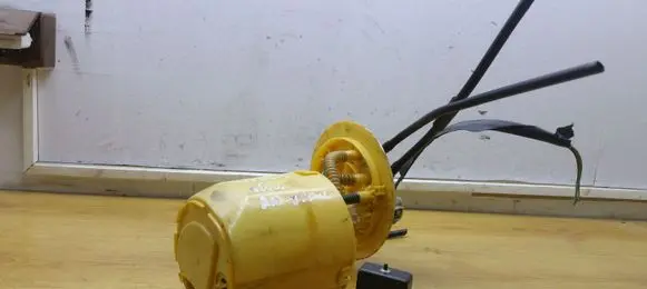 Toyota Avensis T270 In-tank fuel pump 7701005020A