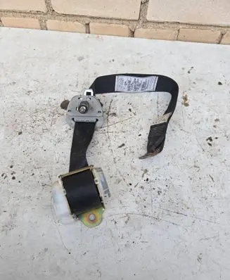 Toyota Corolla Verso E121 Rear seatbelt H073801