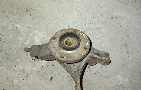 Citroen C4 I Front wheel hub