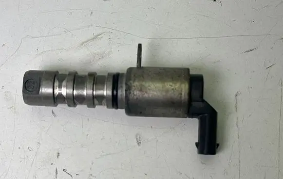 Audi A7 S7 4G Camshaft vanos timing valve 06E257T