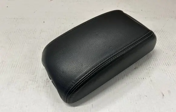 Toyota Avensis T270 Armrest 