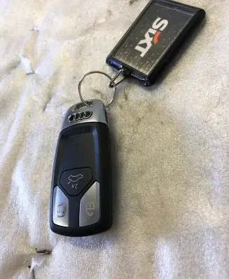 Audi A4 S4 B9 8W Ignition key/card 