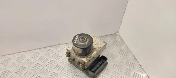 Volvo V70 ABS Pump 8671224 10092504033 P0671225