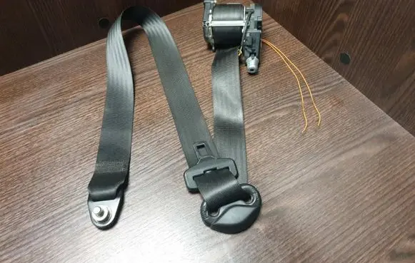 Iveco Daily 35 - 40.10 Front seatbelt 33017280A1