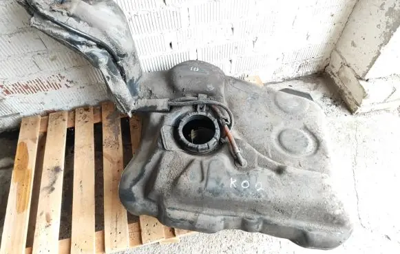 Volkswagen Golf III Fuel tank 1H0201085