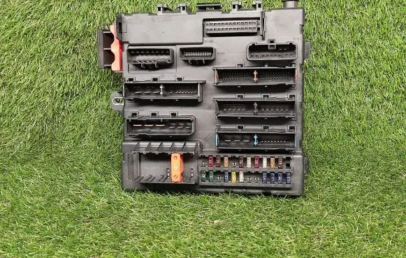Opel Vectra C Power management control unit 13170888 13170888CW