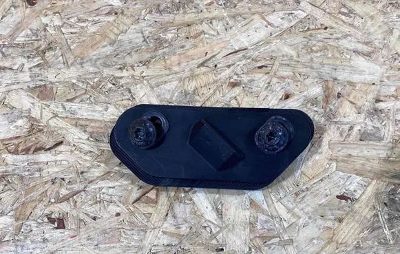 Tailgate/trunk/boot hinge