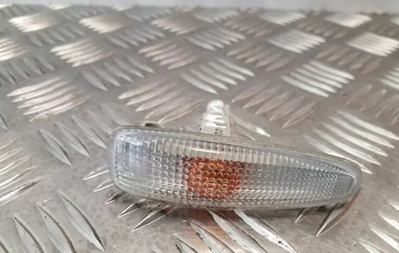 Mitsubishi ASX Front fender indicator light