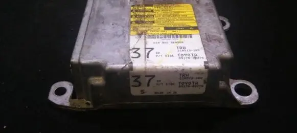 Toyota Corolla E120 E130 Airbag control unit/module 210213102 210213-102