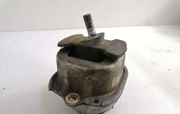 BMW X5 E70 Engine mount bracket 6780260
