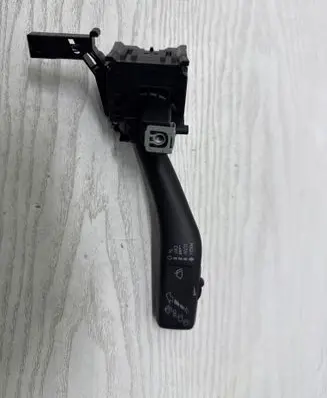 Volkswagen Golf VI Wiper control stalk 1K0953519H 20351400981748