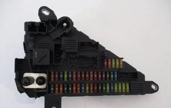 BMW 5 E60 E61 Fuse module 518956040
