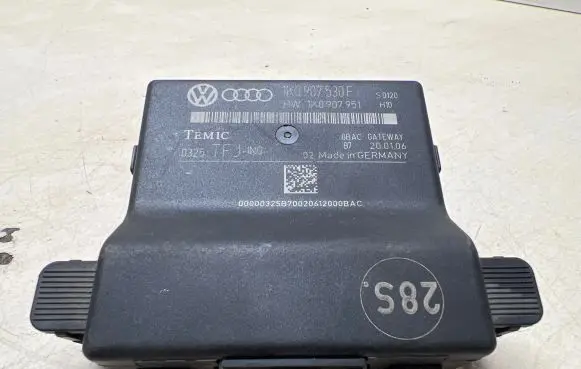 Volkswagen Touran I Gateway control module 1K0907530F 1K0907951