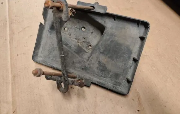 Jeep Cherokee XJ Battery tray 