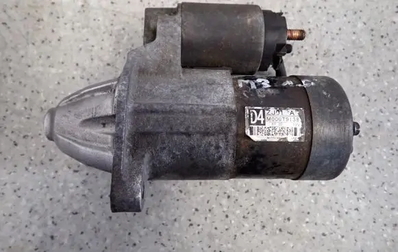 Mazda 3 I Starter motor M000T91381