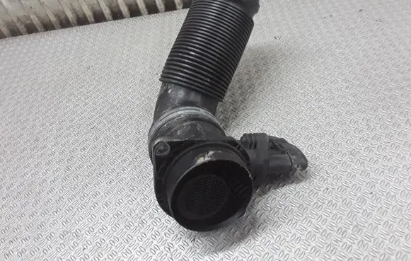 Volkswagen Touran I Mass air flow meter 0281002531 038906461B