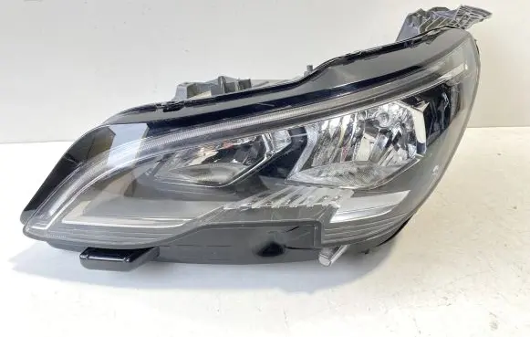 Peugeot 3008 II Headlight/headlamp 9810478180