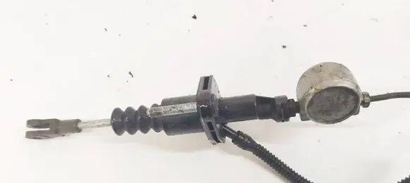 Opel Astra G Clutch master cylinder 90523769