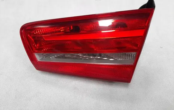 Tailgate rear/tail lights