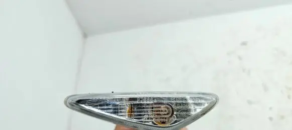 Mazda 6 Front fender indicator light
