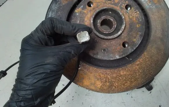 Opel Insignia A Front wheel hub