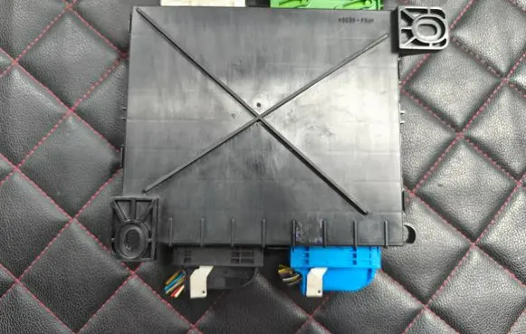 Mini One - Cooper R50 - 53 Central body control module 6943157 57762110