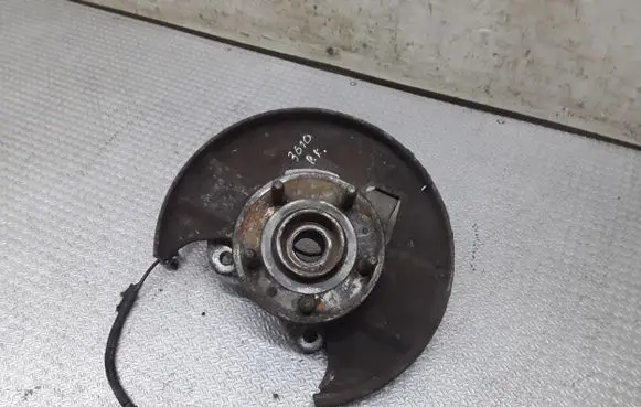 Opel Insignia A Front wheel hub spindle knuckle