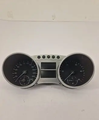 Mercedes-Benz R W251 Speedometer (instrument cluster) A2515400648