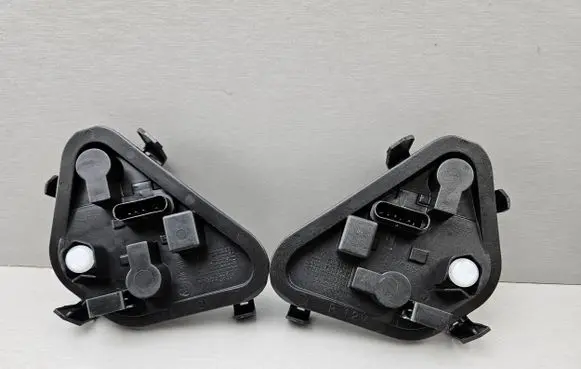 BMW 3 F30 F35 F31 Tail light bulb cover holder 7313044 7313043 63217313043
