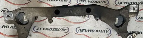 Audi Q7 4L Engine mounting bracket 7L6199207B