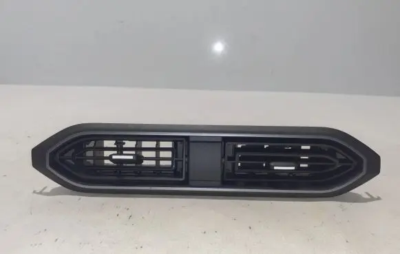 Dacia Sandero III Dash center air vent grill 687605385R