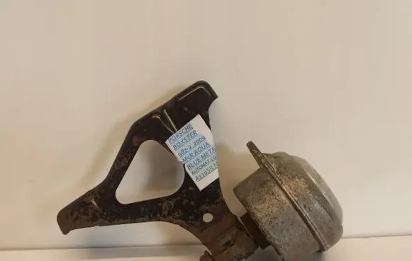Porsche Boxster 986 Engine mount vacuum valve 