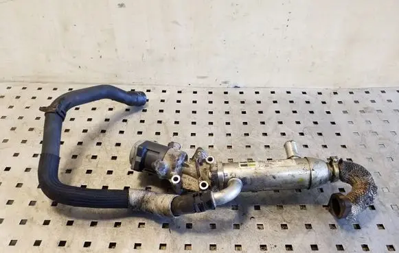 Land Rover Range Rover Sport L320 EGR valve cooler 4R8Q9Y493AJ 4R8Q9D475A