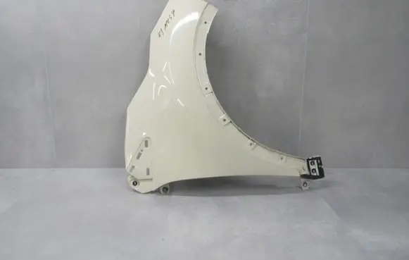Renault Captur Fender 631001642R