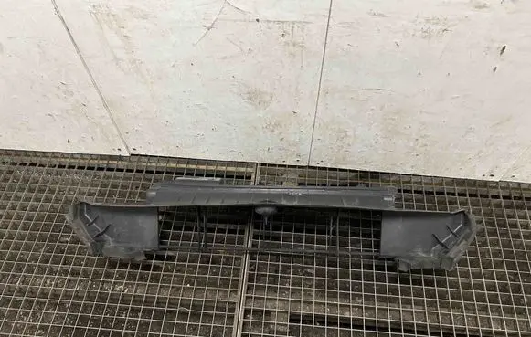 Mercedes-Benz E A207 Intercooler air guide/duct channel A2075052830