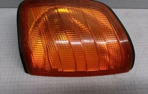 Mercedes-Benz E W124 Front indicator light 42704R6