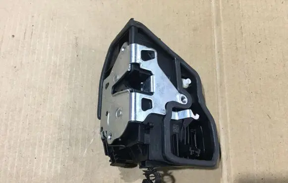 BMW X6 E71 Rear door lock 7318413