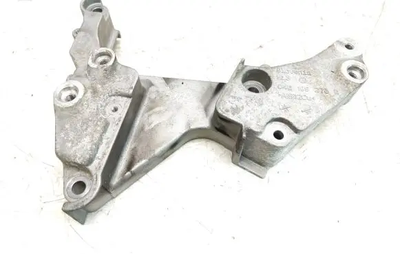 Volkswagen Golf VII Engine mounting bracket 04E199275E