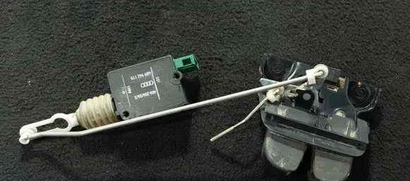 Audi A6 S6 C5 4B Tailgate/trunk/boot lock/catch/latch 4B9962115 PA66GF25 406204242