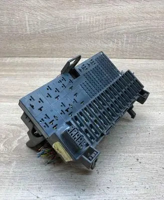 Opel Astra F Fuse module 90414547