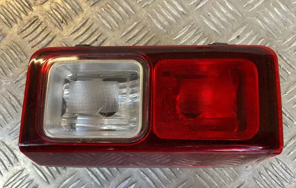 Opel Vivaro Rear bumper light E320015