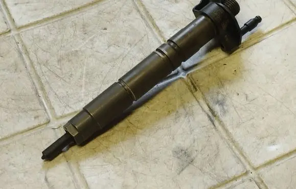 Mercedes-Benz S W221 Fuel injector A6420700587