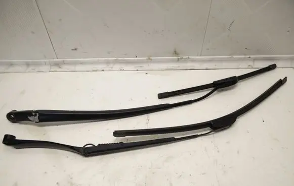 Toyota RAV 4 (XA30) Windshield/front glass wiper blade 