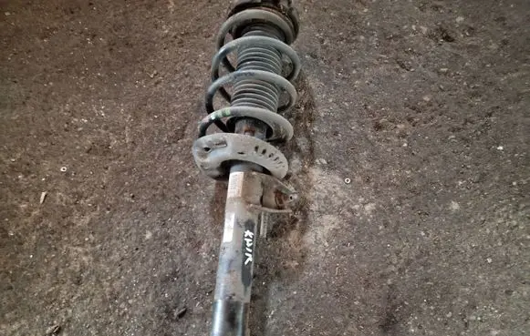 Volkswagen Golf VI Front shock absorber/damper 1K0413031BE