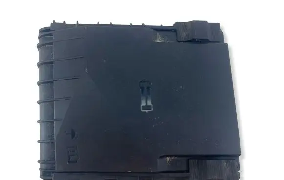 Volkswagen Golf V Fuse box cover 1K0937132F