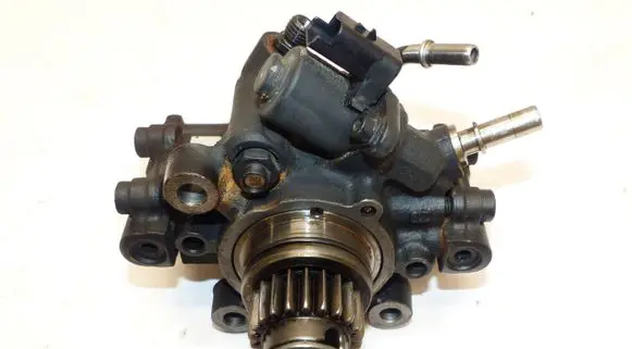 Renault Master III Fuel injection high pressure pump 167008683R